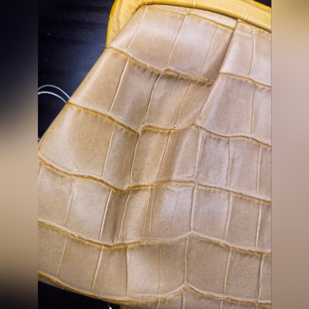 NWT Banana Republic Mustard Yellow Alligator Embossed Clutch - Picture 4 of 6
